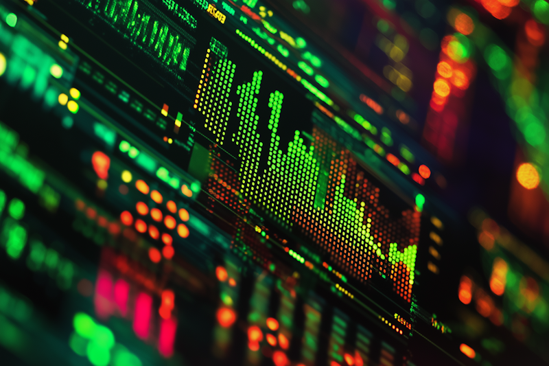 Moderne Finanzplanung mit digitalen Tools und Analysegrafiken